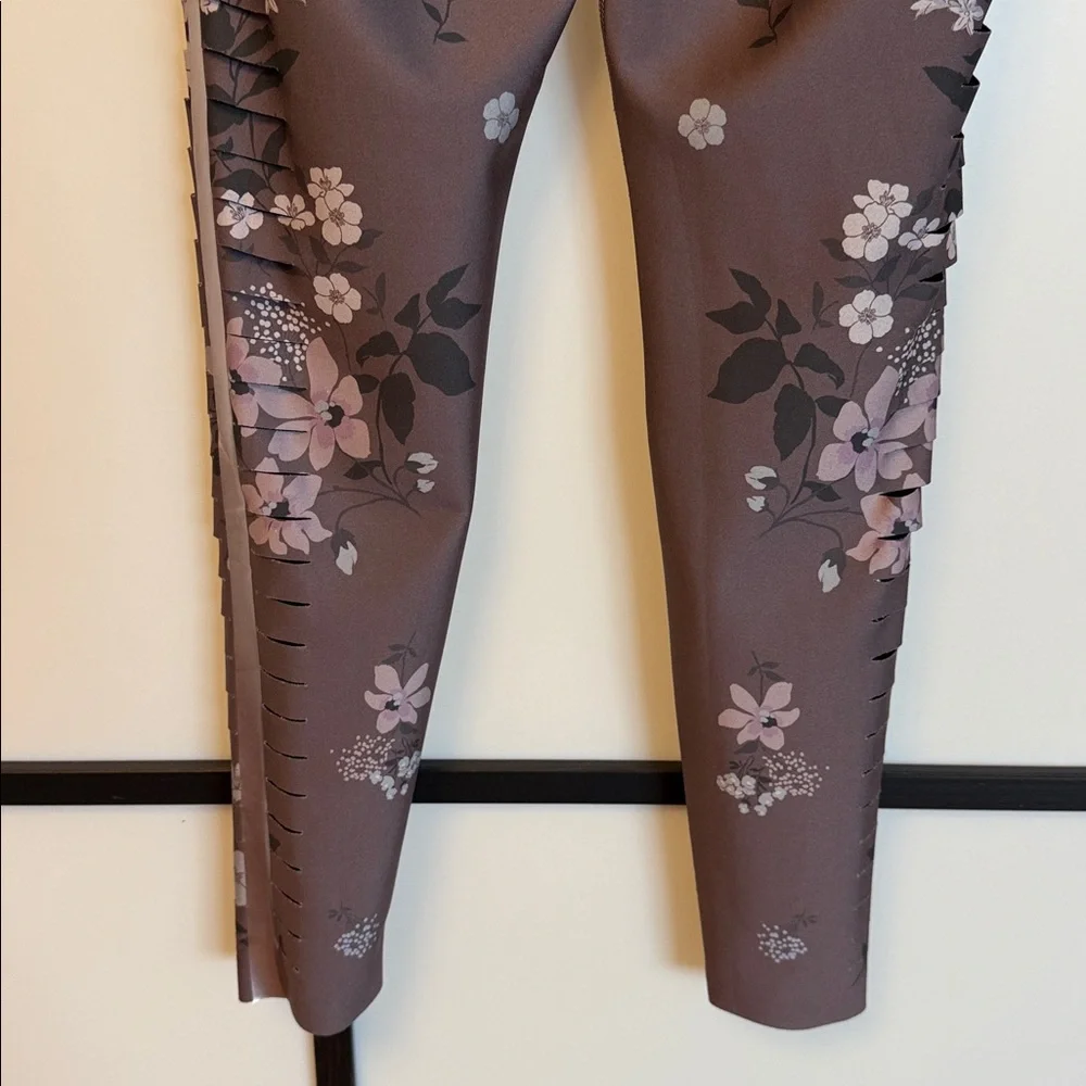 Ultracor Lux Knockout Floral Leggings Size S Laser Cut Side Detail Taupe/Grey - Picture 10 of 16